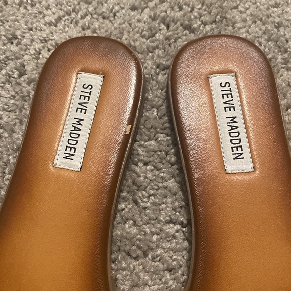 Steve Madden - Picture 2 of 5